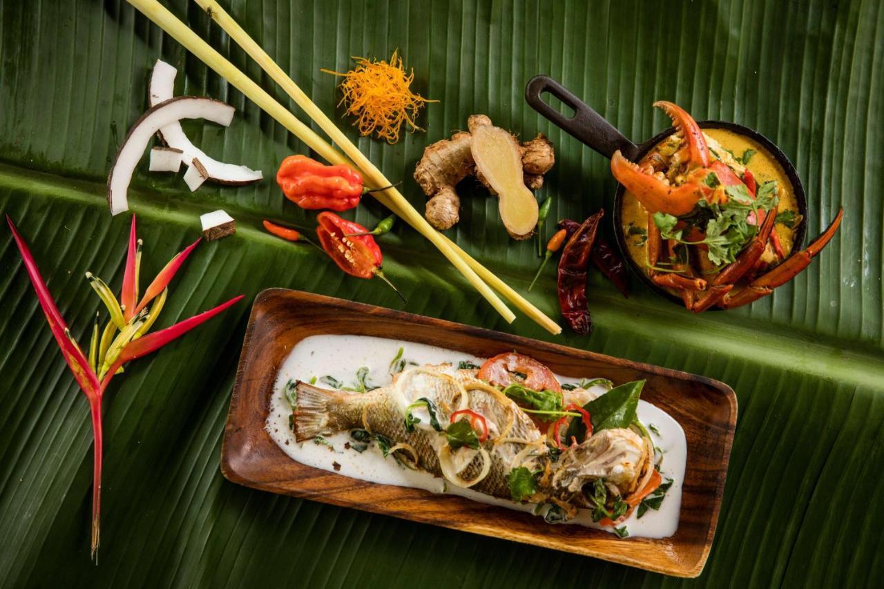 Outrigger Fiji Beach Resort Korotogo Esterno foto Thai food