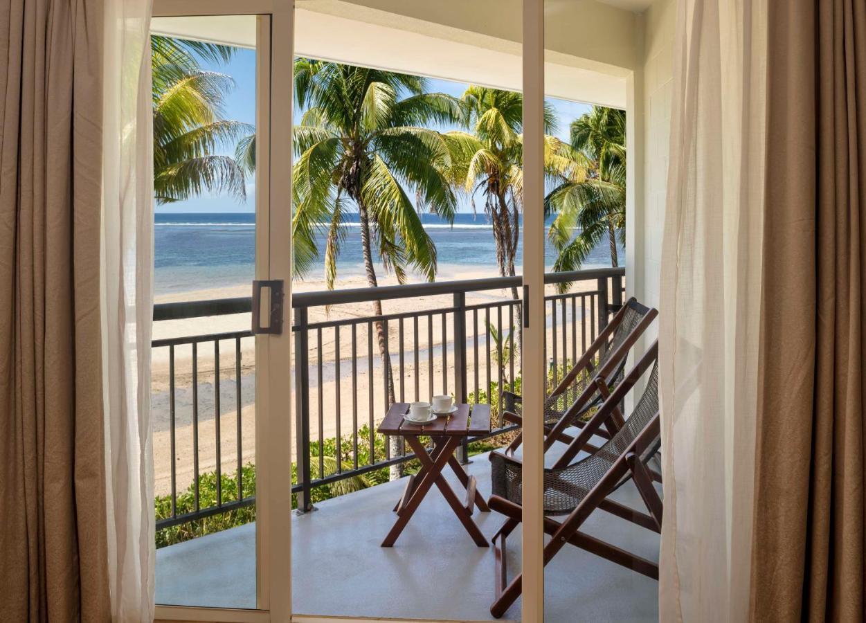 Outrigger Fiji Beach Resort Korotogo Esterno foto A view of the beach from a room at the resort